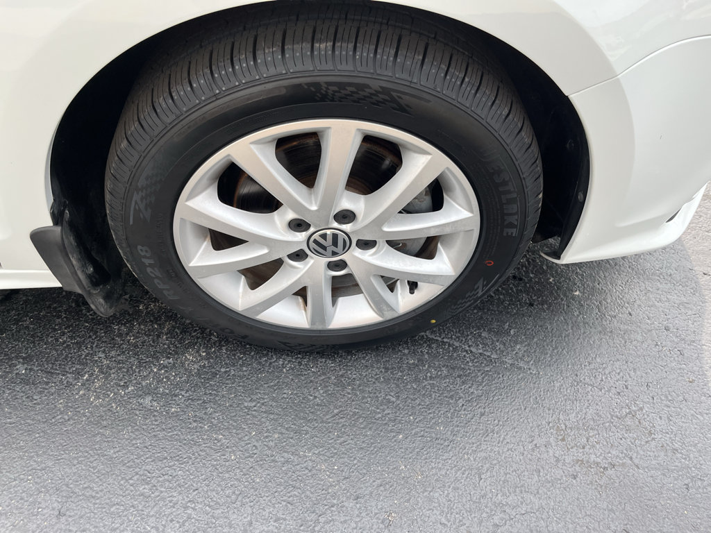 Used 2015 Volkswagen Jetta SE FWD image 43