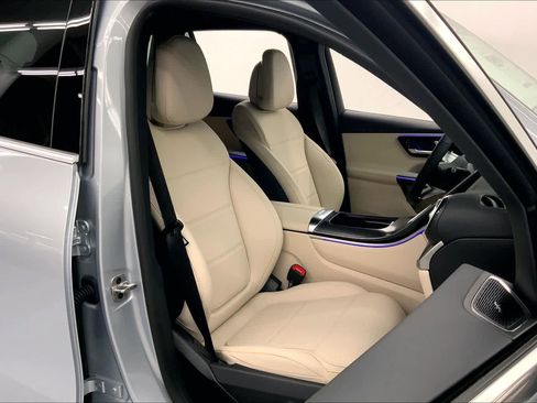 New 2026 Mercedes-Benz GLC 300 image 2