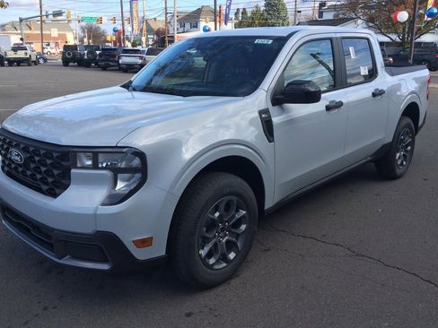 New 2025 Ford Maverick XLT w/ XLT Luxury Package image 4