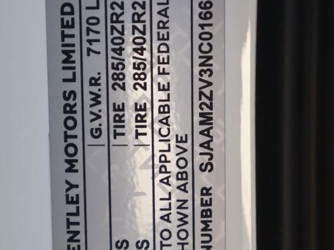 Used 2022 Bentley Bentayga image 32