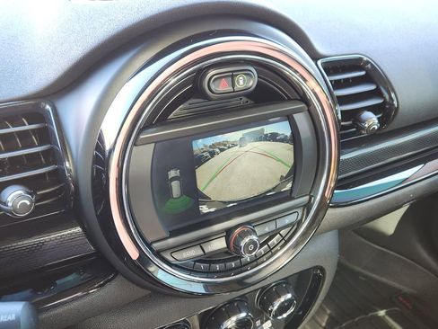 Used 2019 MINI Cooper Clubman S image 17