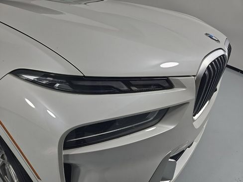 Certified 2023 BMW X7 xDrive40i w/ Executive Package image 11