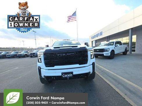 Used 2024 GMC Sierra 2500 AT4 w/ AT4 Premium Plus Package image 3