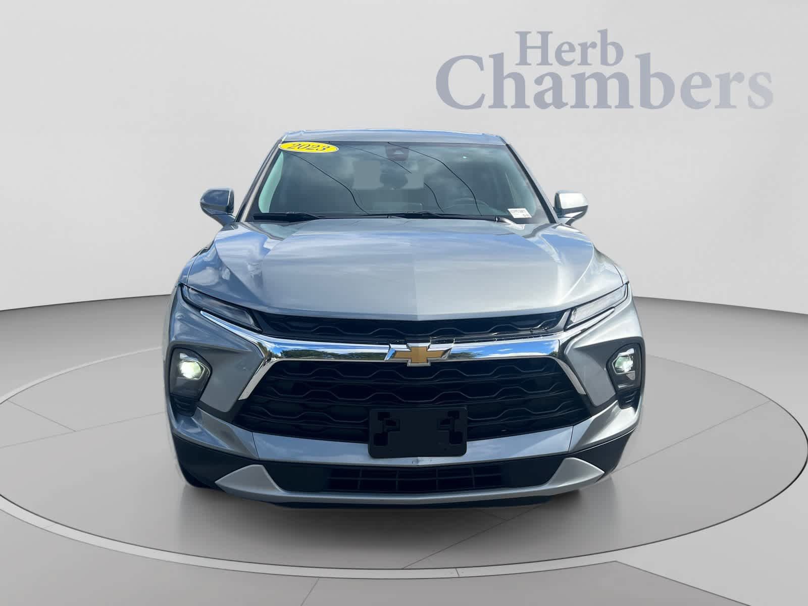 Used 2023 Chevrolet Blazer LT AWD/4WD image 2