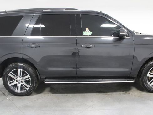 Used 2023 Ford Expedition XLT image 11