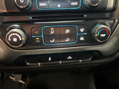 Used 2017 Chevrolet Silverado 1500 LT image 32