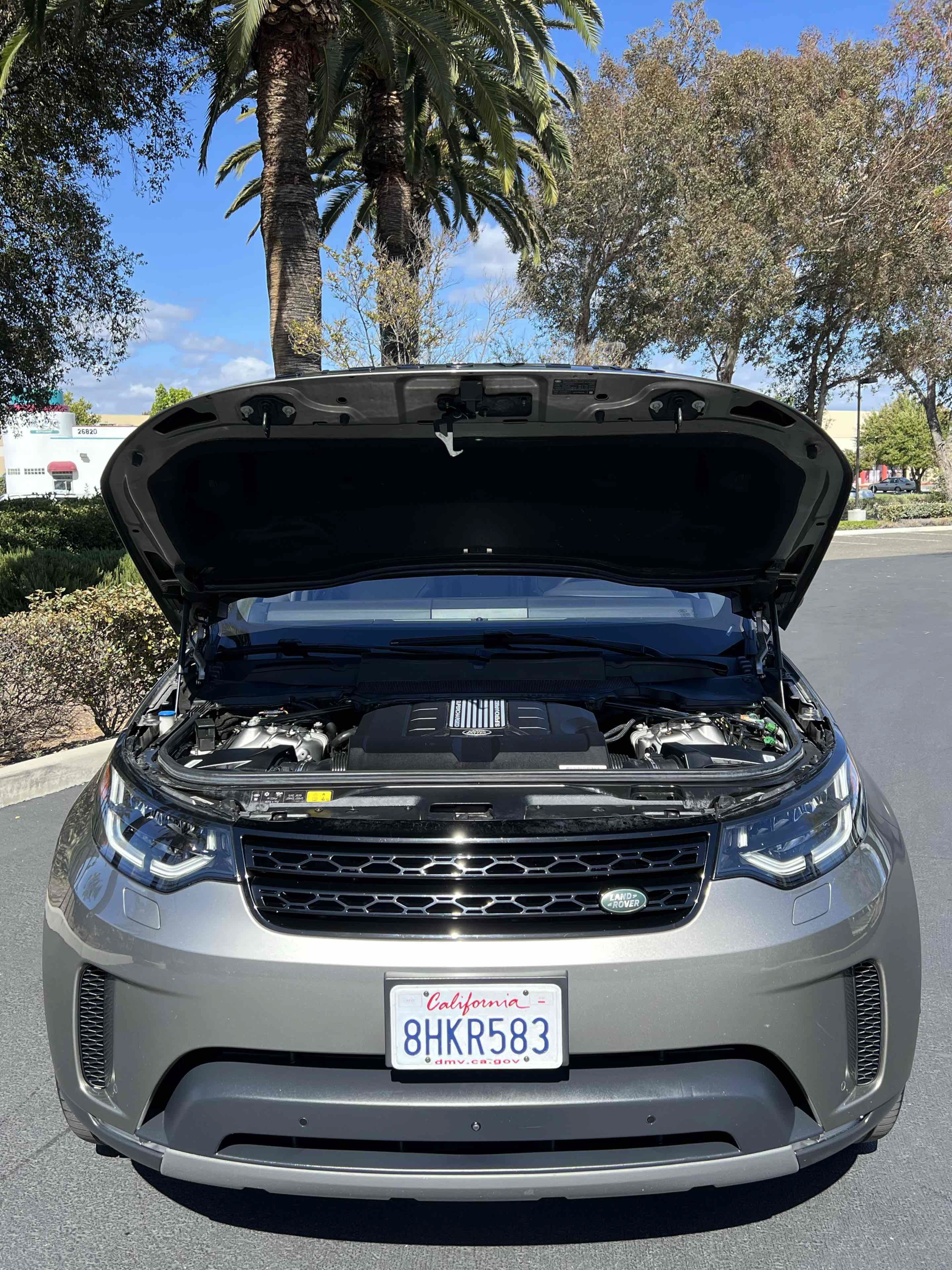 Used 2018 Land Rover Discovery HSE AWD/4WD image 25