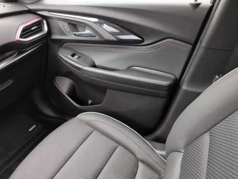 Used 2023 Chevrolet TrailBlazer RS w/ Convenience Package image 33