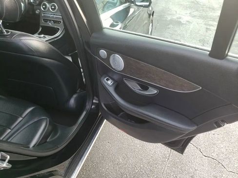 Used 2019 Mercedes-Benz C 300 4MATIC Sedan image 16