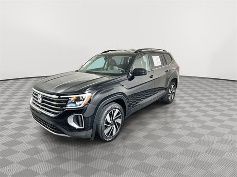 Used 2024 Volkswagen Atlas SE image 4