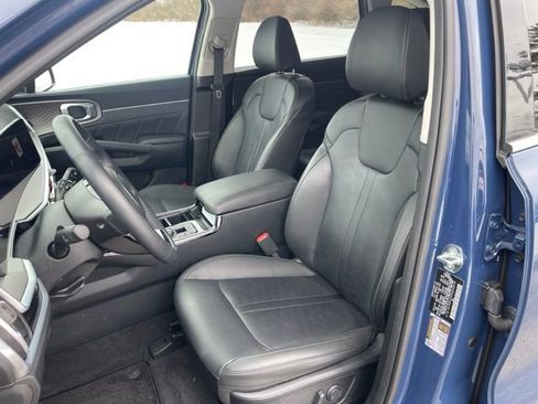 Certified 2025 Kia Sorento SX image 12