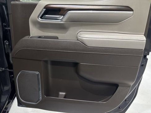 Used 2025 GMC Sierra 1500 SLT image 32