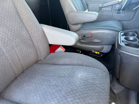 Used 2024 Chevrolet Express 2500 w/ Driver Convenience Package image 28