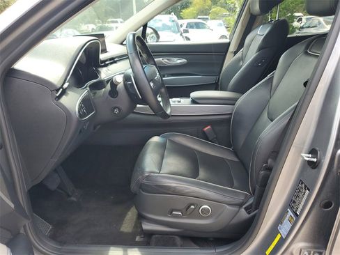 Used 2022 Genesis GV70 2.5T w/ Advanced Package image 17