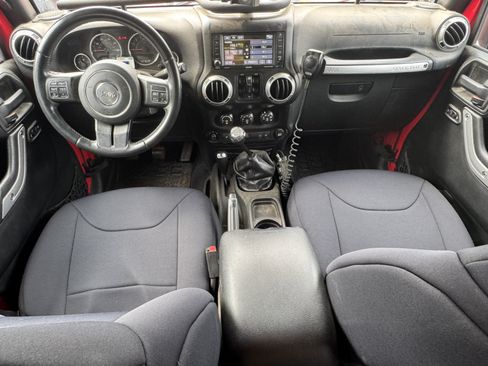 Used 2016 Jeep Wrangler Unlimited Sahara w/ Connectivity Group AWD/4WD image 20