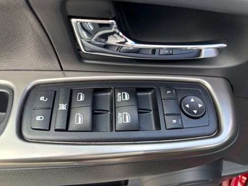 Used 2012 Jeep Liberty Limited w/ Comfort/Convenience Group AWD/4WD image 17