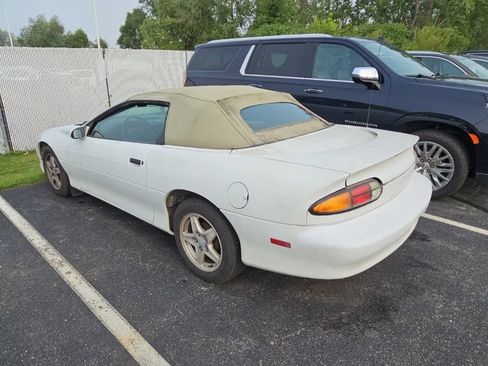 Used 1997 Chevrolet Camaro LT w/ Preferred Equipment Group 2 RWD image 8