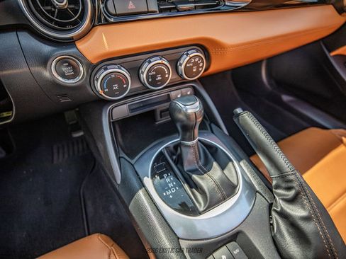 Used 2017 FIAT 124 Spider Lusso RWD image 39