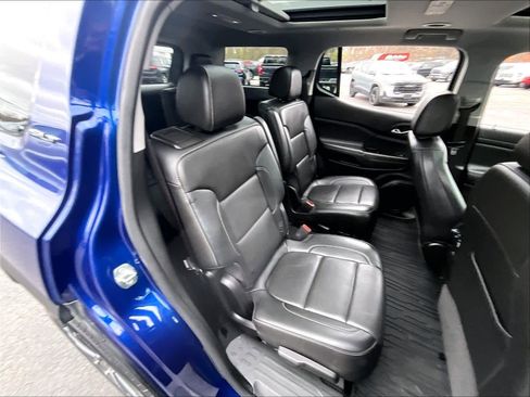 Used 2023 GMC Acadia SLT w/ Preferred Package image 15
