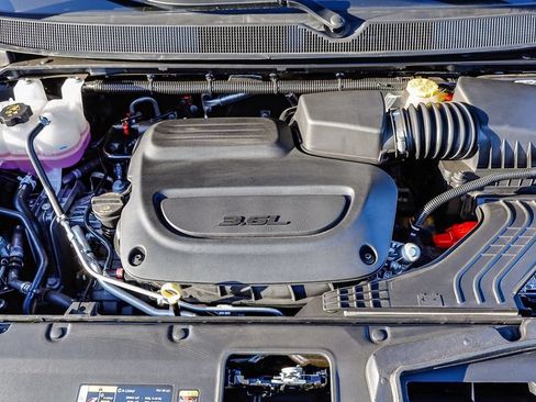 New 2027 Chrysler Pacifica Select FWD image 32
