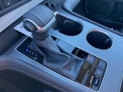 Certified 2025 Toyota Sienna XLE w/ XLE Plus Package image 23