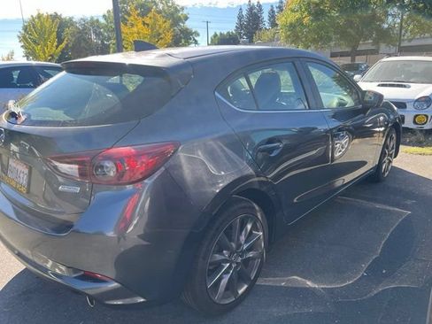 Used 2018 MAZDA MAZDA3 Touring FWD image 6