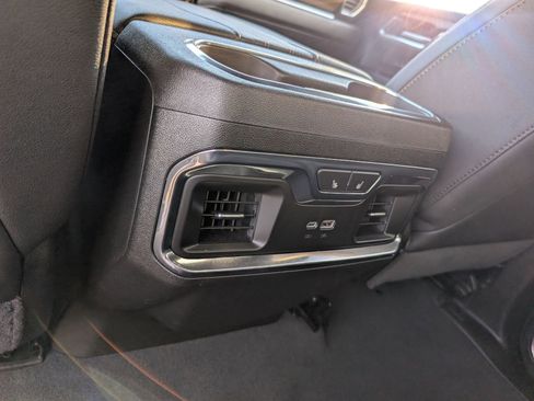 Used 2024 Chevrolet Silverado 1500 High Country w/ Z71 Off-Road Package AWD/4WD image 29