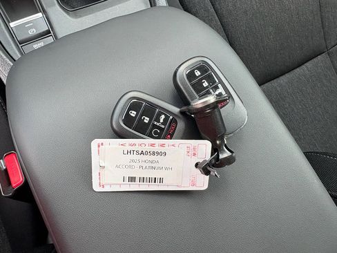 Certified 2025 Honda Accord SE image 29