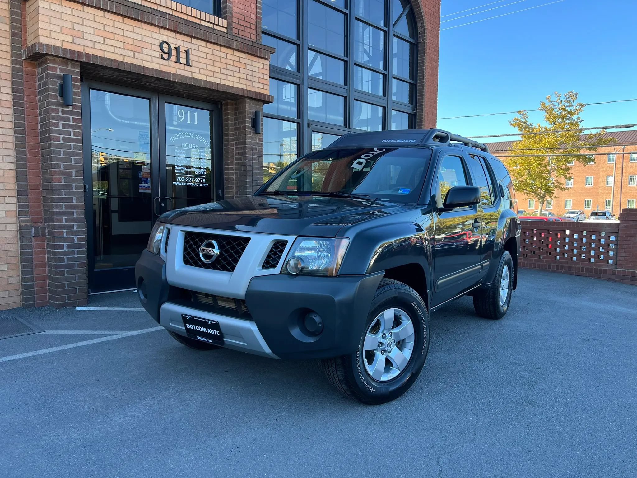 Used 2011 Nissan Xterra S AWD/4WD image 2