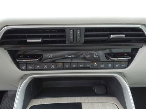 Used 2024 MAZDA CX-90 Plug-In Hybrid w/ Premium Plus AWD/4WD image 21