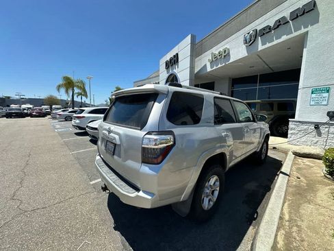 Used 2020 Toyota 4Runner SR5 AWD/4WD image 3