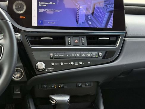 Used 2024 Lexus ES 250 w/ Premium Package image 19