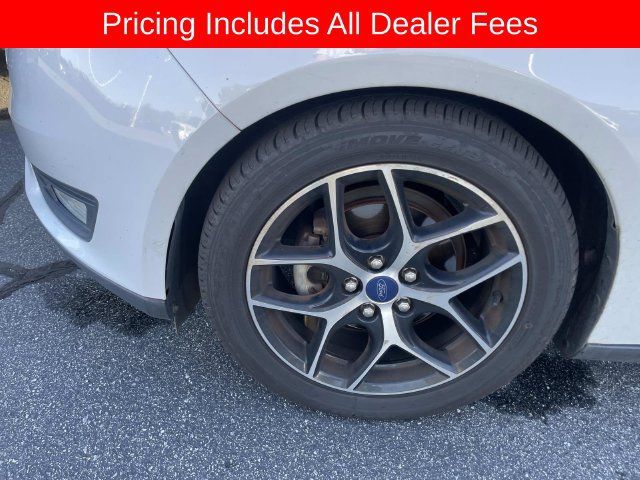 Used 2018 Ford Focus SEL FWD image 2