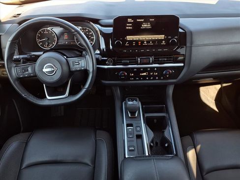 Certified 2024 Nissan Pathfinder SL image 12