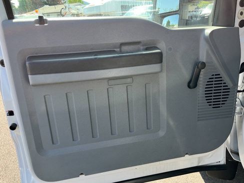 Used 2016 Ford F550 4x4 Regular Cab Super Duty image 9