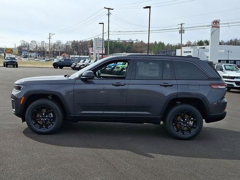 New 2026 Jeep Grand Cherokee Altitude AWD/4WD image 7