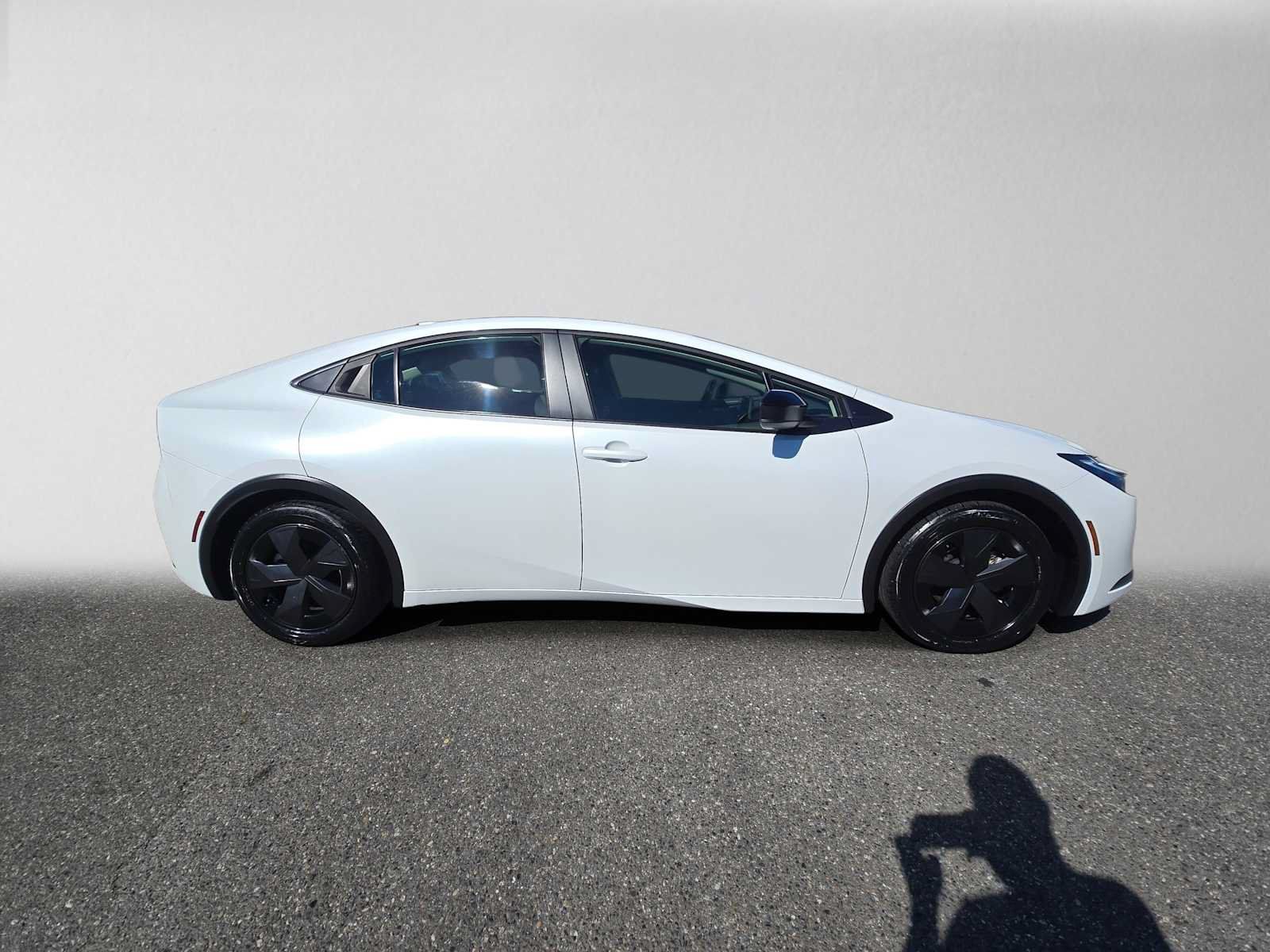 Certified 2025 Toyota Prius LE FWD image 2