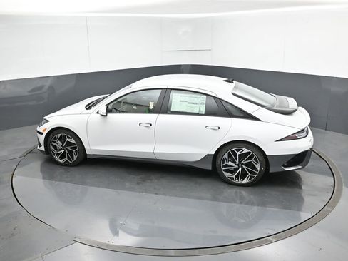New 2025 Hyundai Ioniq 6 SEL RWD image 20
