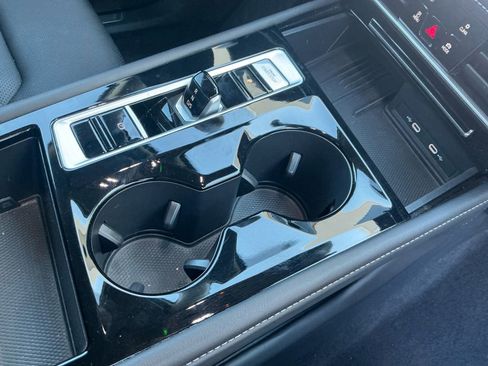 Used 2025 Volkswagen Atlas SE image 17