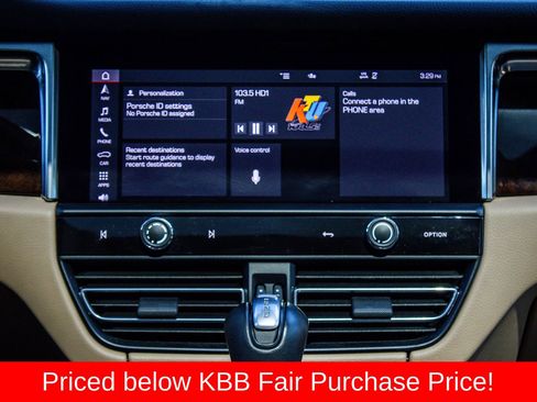 Used 2023 Porsche Macan AWD/4WD image 14