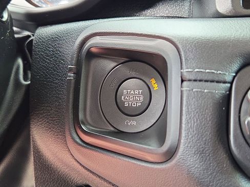 Used 2024 Jeep Wrangler Unlimited Rubicon AWD/4WD image 36