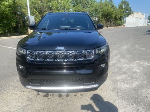Used 2025 Jeep Compass Limited AWD/4WD image 8