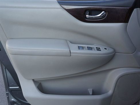 Used 2016 Nissan Quest SV image 24