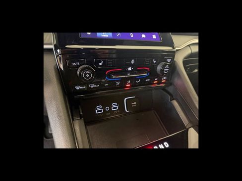 Used 2024 Jeep Grand Cherokee L Laredo AWD/4WD image 23