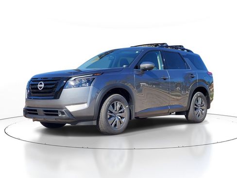 New 2025 Nissan Pathfinder SV image 2
