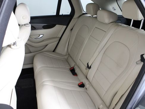 Used 2019 Mercedes-Benz GLC 300 image 19