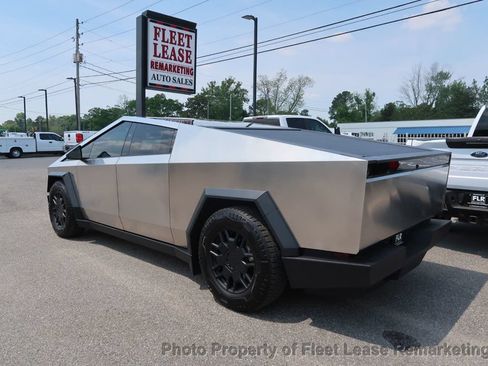 Used 2024 Tesla Cybertruck AWD Crew Cab image 3