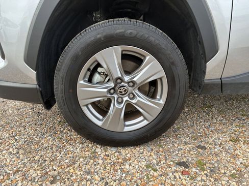 Used 2025 Toyota RAV4 LE AWD/4WD image 24