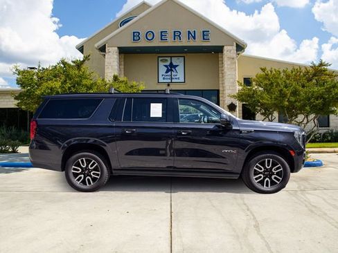 Used 2023 GMC Yukon XL AT4 AWD/4WD image 6