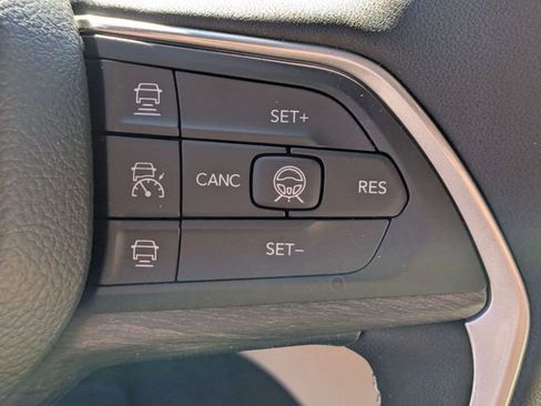New 2026 Jeep Grand Cherokee Limited RWD image 17